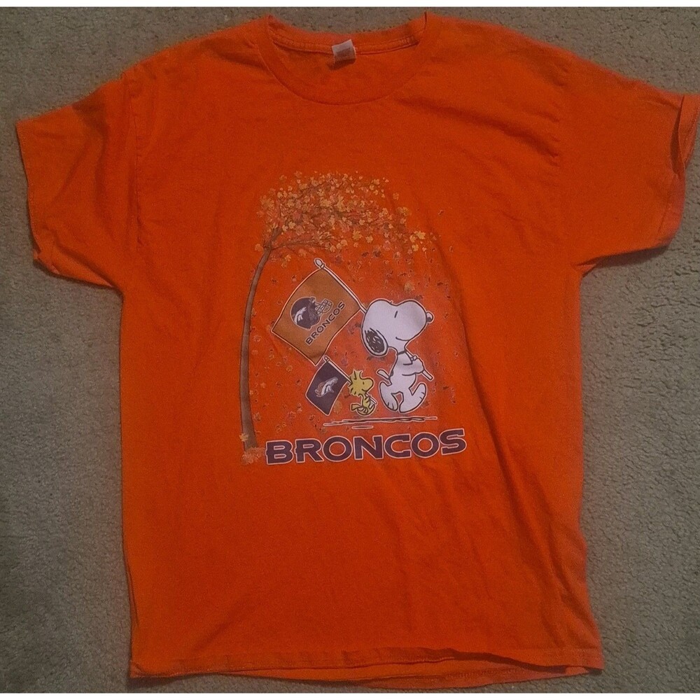 Denver Broncos Men's The Peanuts  Snoopy Orange NFL T-Shirt Size Large